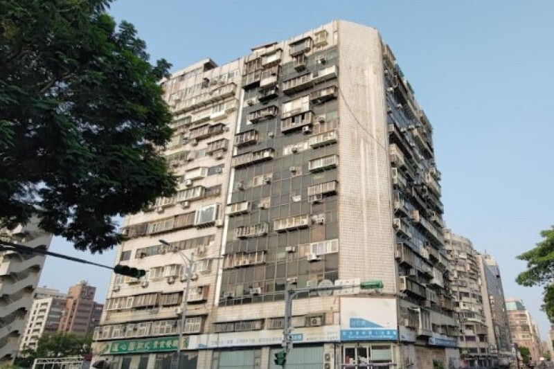 电线走火引发致命火警 锦新大楼39年30亡魂